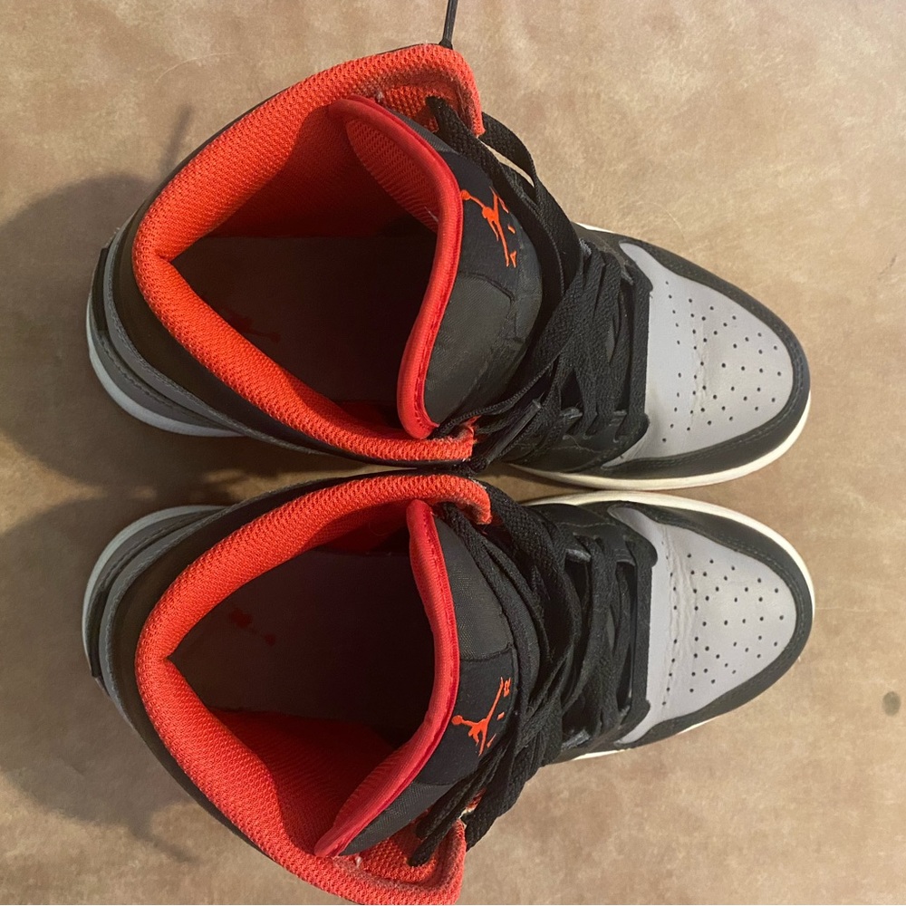 Jordan 1 Mid Bred Shadow Sz 9 (mens) - Picture 2 of 5